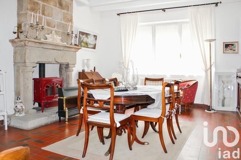 Maison - 200 m² - 8 pièces