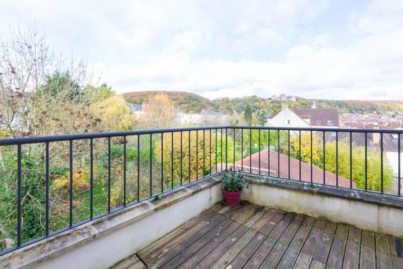 Maison - 215 m² - 9 pièces