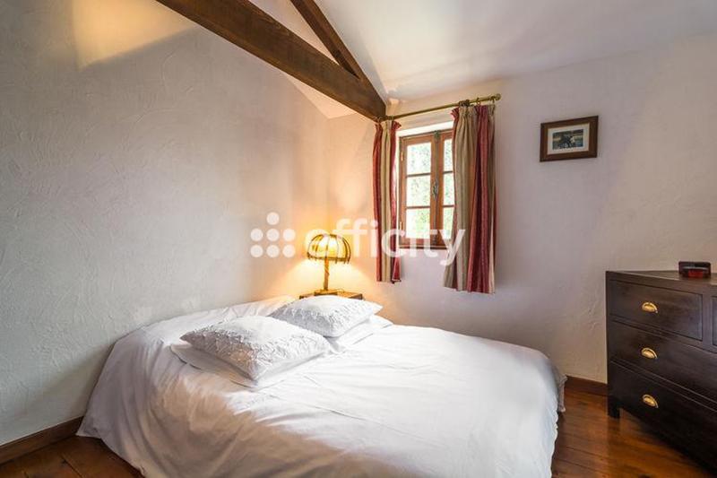 Demeure - 450 m² - 12 pièces