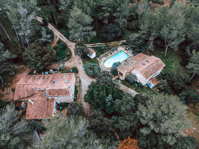 Maison - 351 m² - 15 pièces