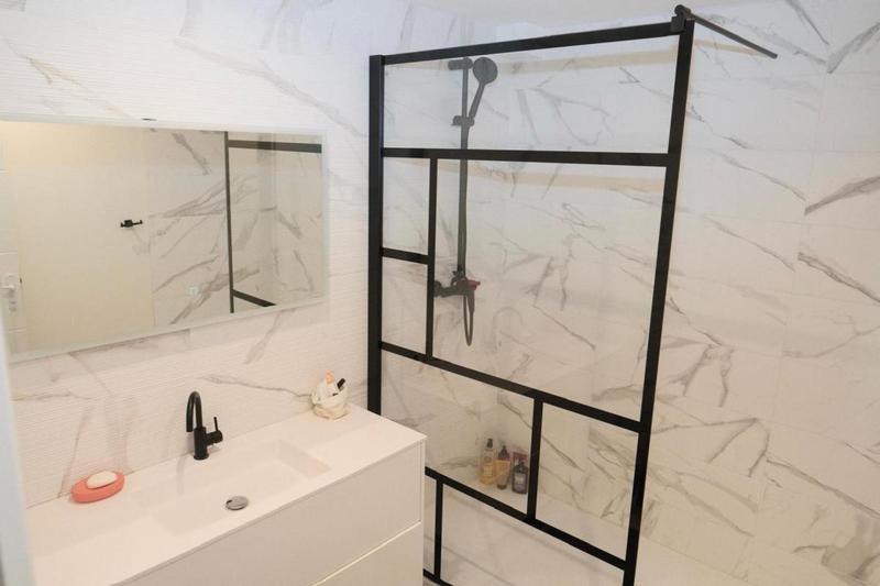 Maison - 416 m² - 8 pièces