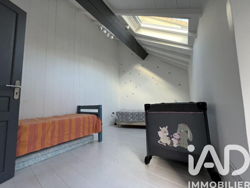 Maison - 230 m² - 8 pièces