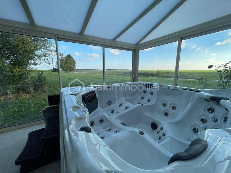 Demeure - 371 m² - 8 pièces