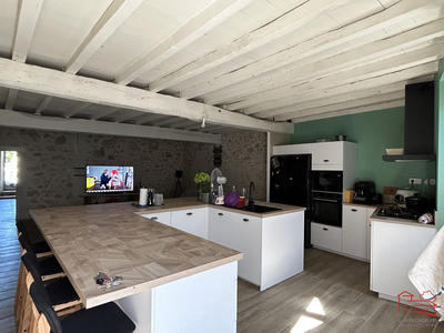 Maison - 255 m² - 7 pièces