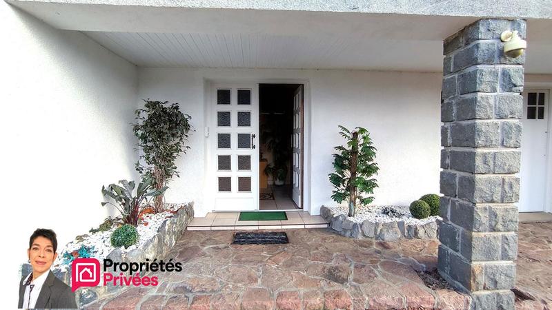 Maison - 218 m² - 8 pièces