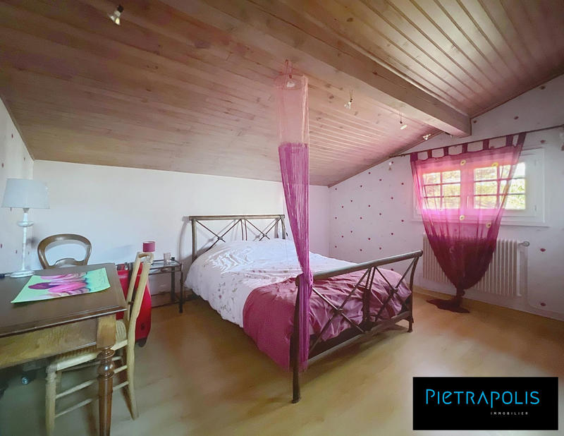 Maison traditionnelle - 165 m² - 8 pièces