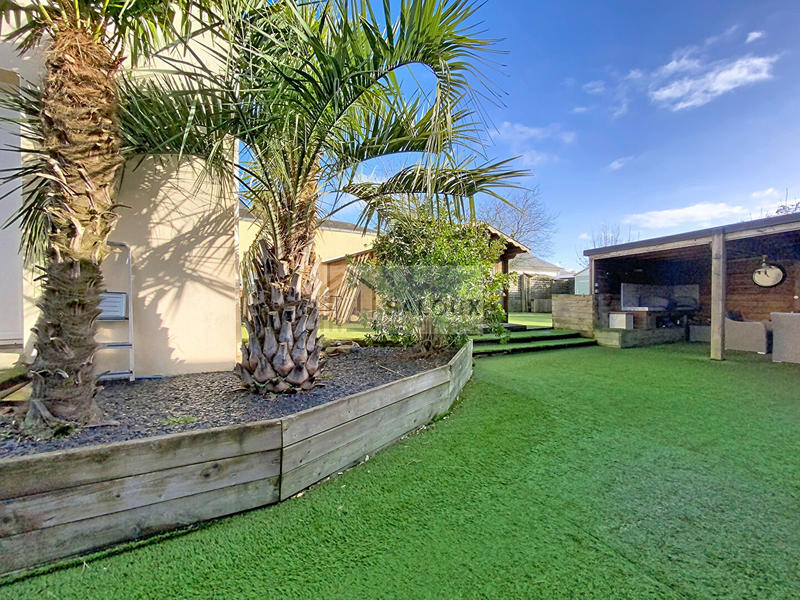 Maison - 273 m² - 7 pièces