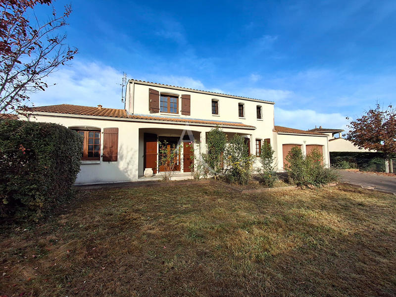 Maison - 191 m² - 8 pièces