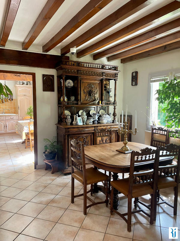 Maison - 220 m² - 5 pièces