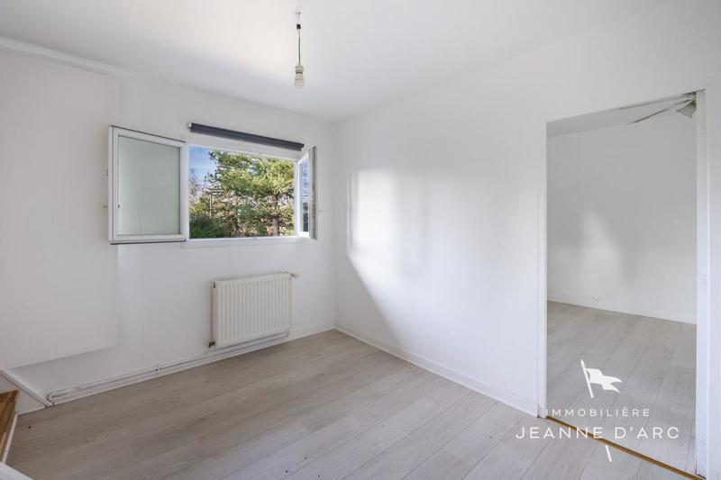 Propriété - 260 m² - 10 pièces