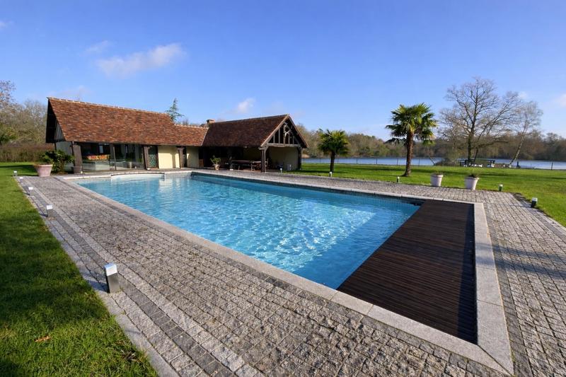 Maison - 800 m² - 24 pièces