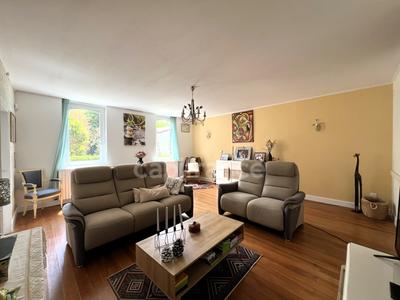 Demeure - 254 m² - 9 pièces