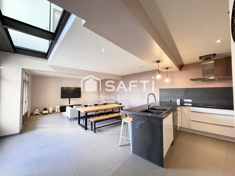 Maison - 225 m² - 8 pièces