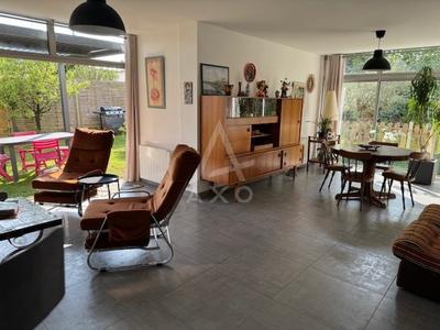 Maison - 244 m² - 7 pièces