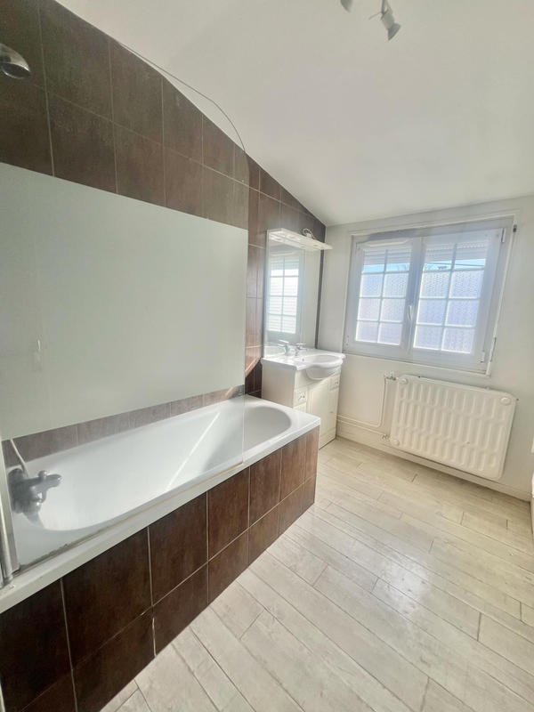 Maison - 83 m² - 4 pièces