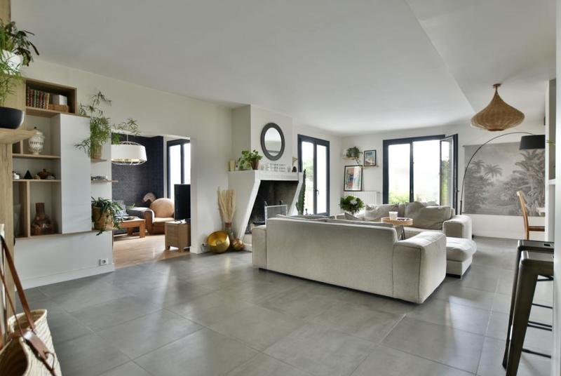 Maison - 274 m² - 10 pièces