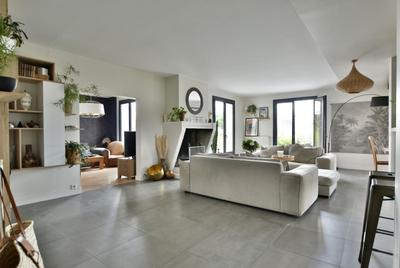 Maison - 274 m² - 10 pièces