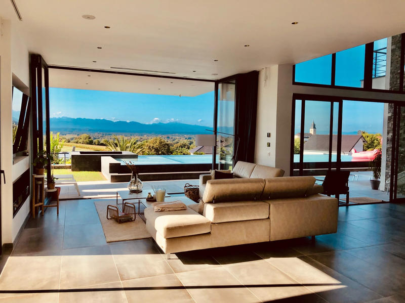 Maison - 363 m² - 9 pièces