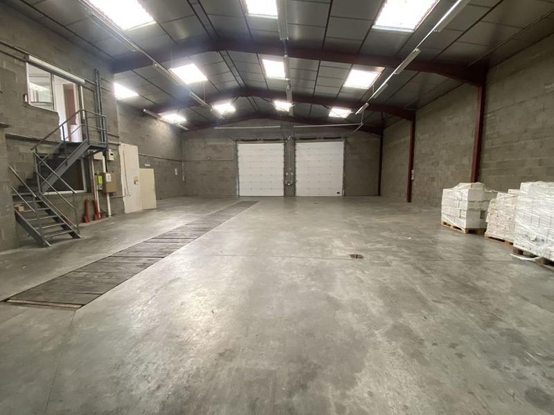 Local commercial - 330 m² - 4 pièces