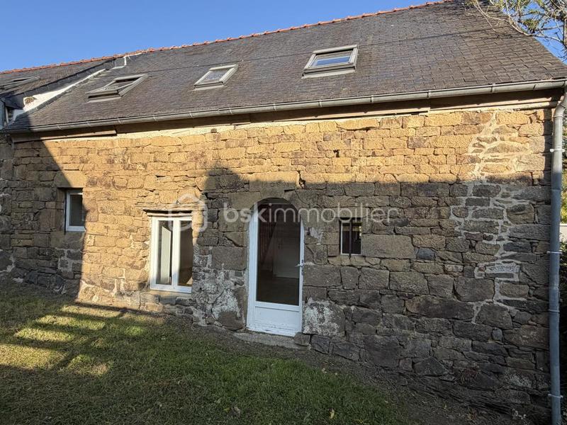 Maison - 350 m² - 25 pièces