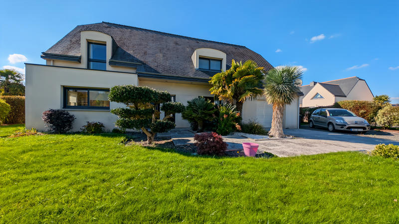 Maison - 208 m² - 7 pièces