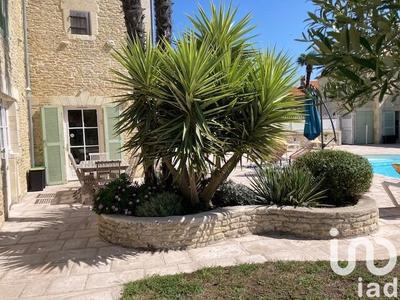 Maison - 275 m² - 9 pièces