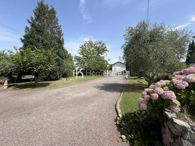 Maison - 200 m² - 7 pièces