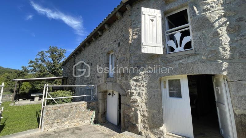 Corps de ferme - 205 m² - 10 pièces