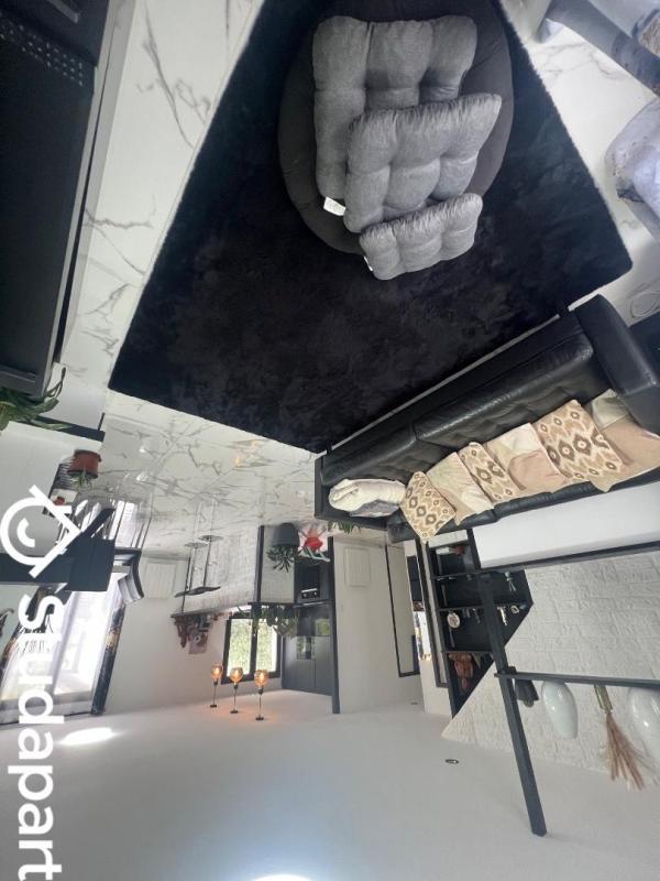 Chambre - 9 m² - 1 pièce