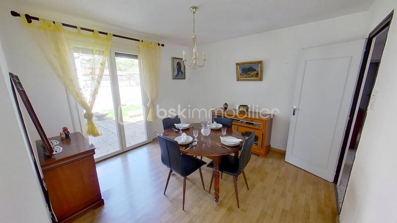 Maison - 127 m² - 7 pièces