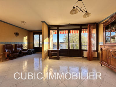 Appartement - 81 m² - 3 pièces