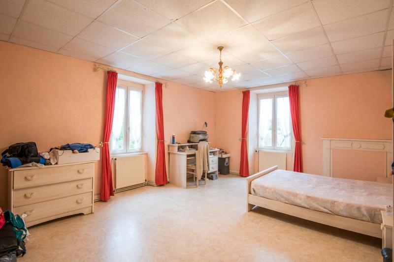 Maison en pierre - 275 m² - 11 pièces