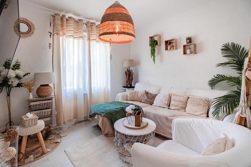 Maison - 123 m² - 8 pièces