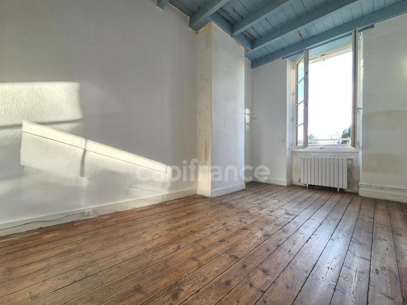 Maison - 260 m² - 7 pièces