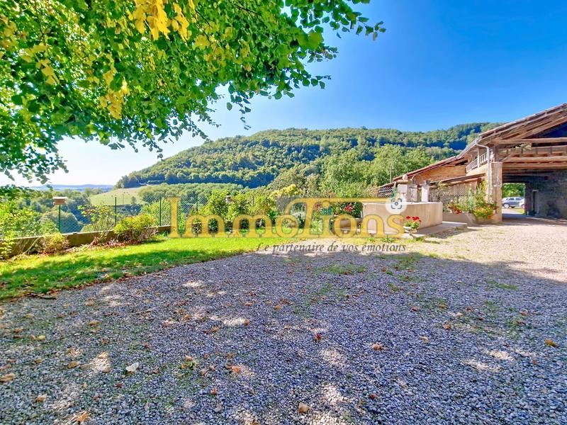 Maison - 210 m² - 7 pièces