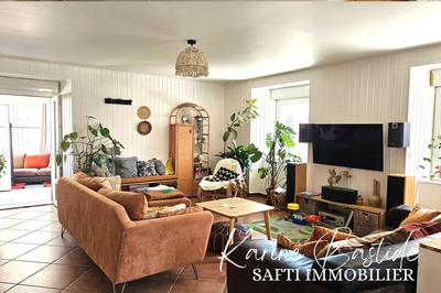 Maison - 175 m² - 9 pièces