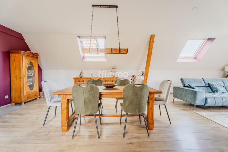 Maison - 216 m² - 6 pièces