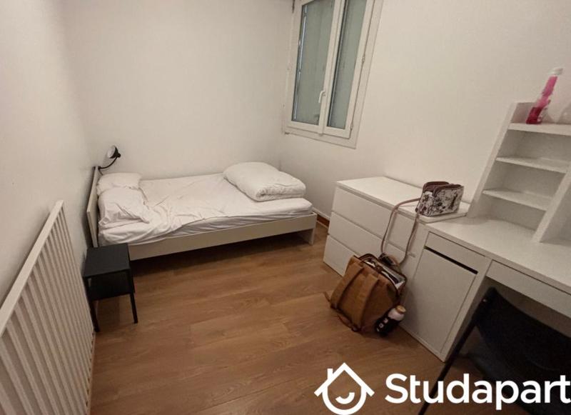 Chambre - 11 m² - 1 pièce