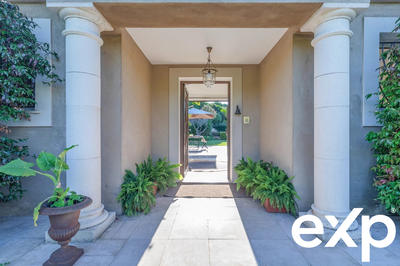 Villa - 277 m² - 9 pièces