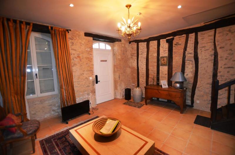 Maison chambre d'hôtes - 572 m² - 15 pièces