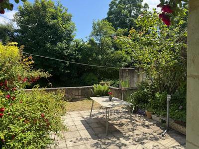 Maison - 140 m² - 8 pièces