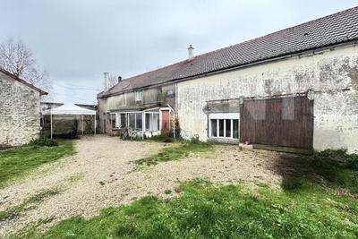 Maison - 250 m² - 8 pièces