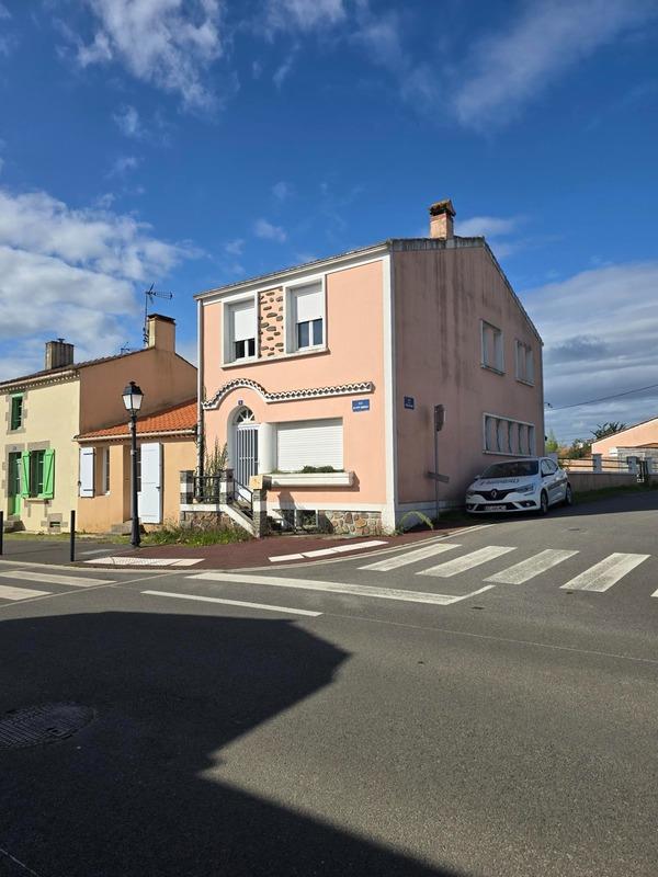 Maison de village - 92 m² - 8 pièces