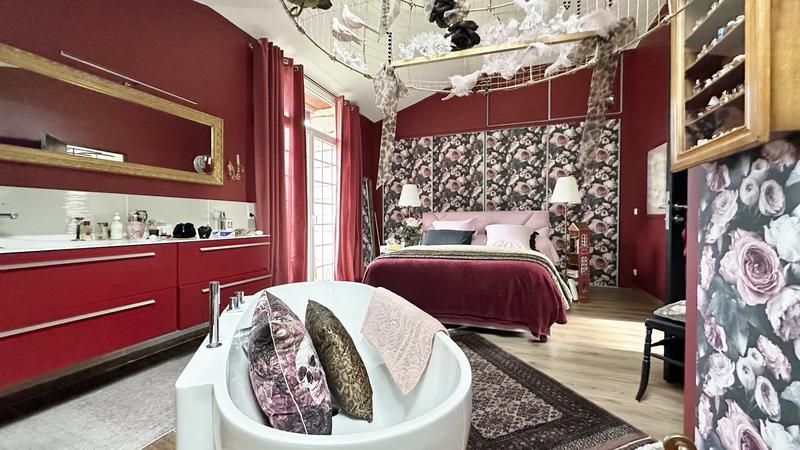 Maison - 230 m² - 7 pièces