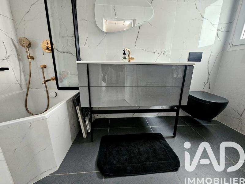 Maison - 95 m² - 5 pièces