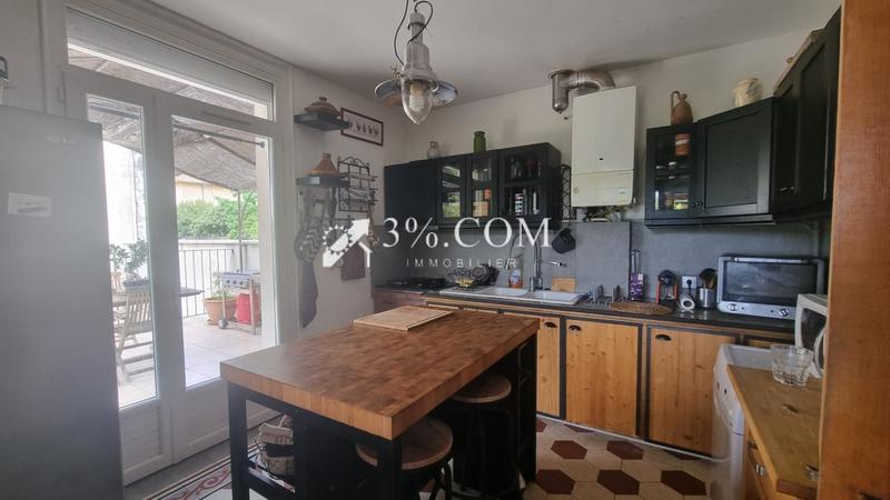 Maison - 240 m² - 8 pièces