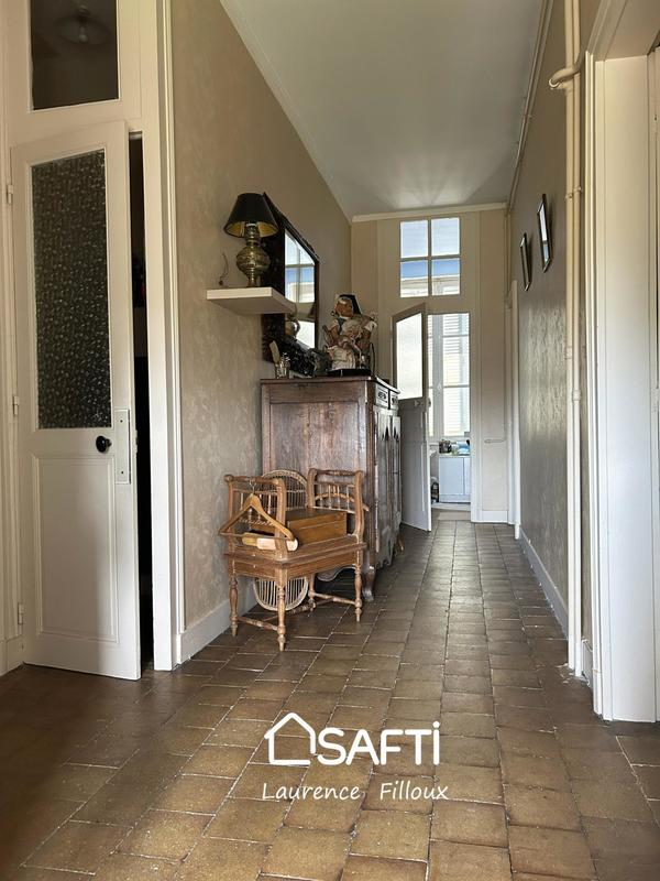 Maison - 230 m² - 11 pièces