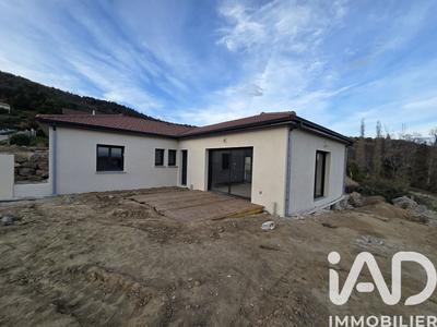 Maison - 104 m² - 4 pièces