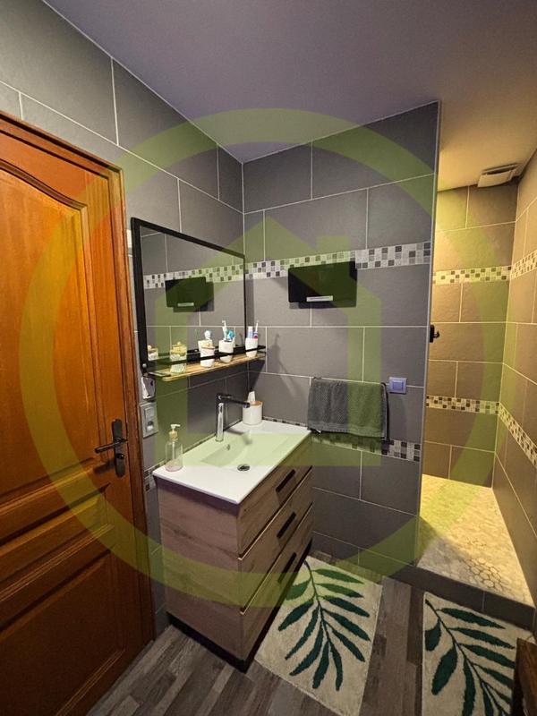 Maison - 217 m² - 8 pièces