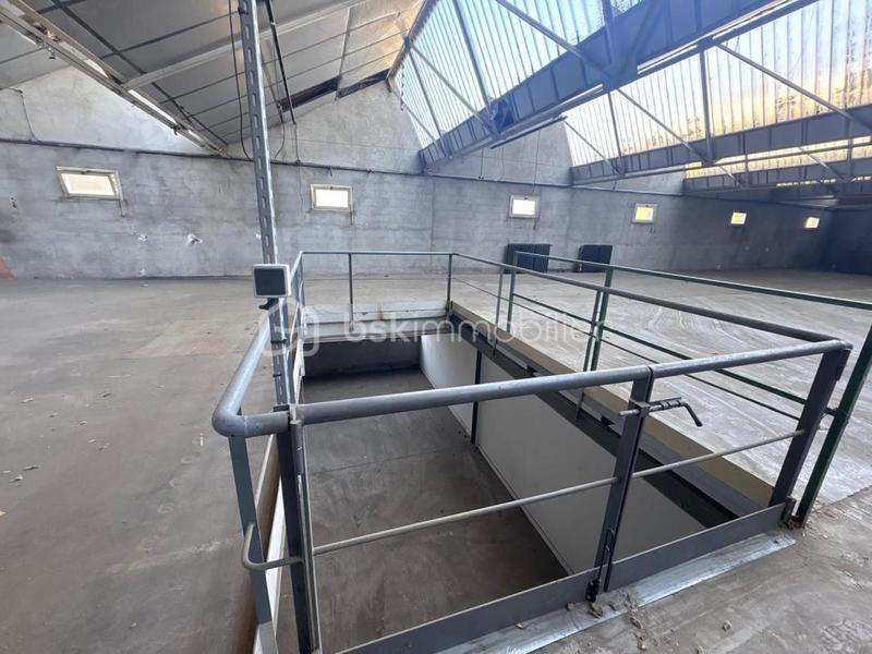 Bureau - 540 m² - 1 pièce